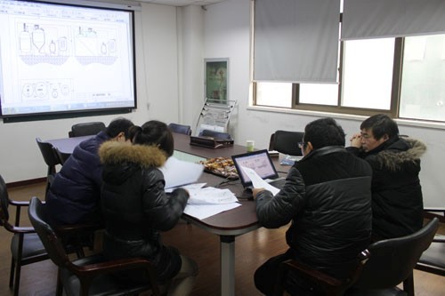 上海油脂交換設備客戶與惠合同事洽談現(xiàn)場2